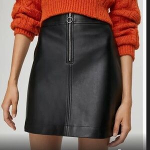 Aritzia Wilfred Free New With tags Roxanne faux leather mini skirt size 2